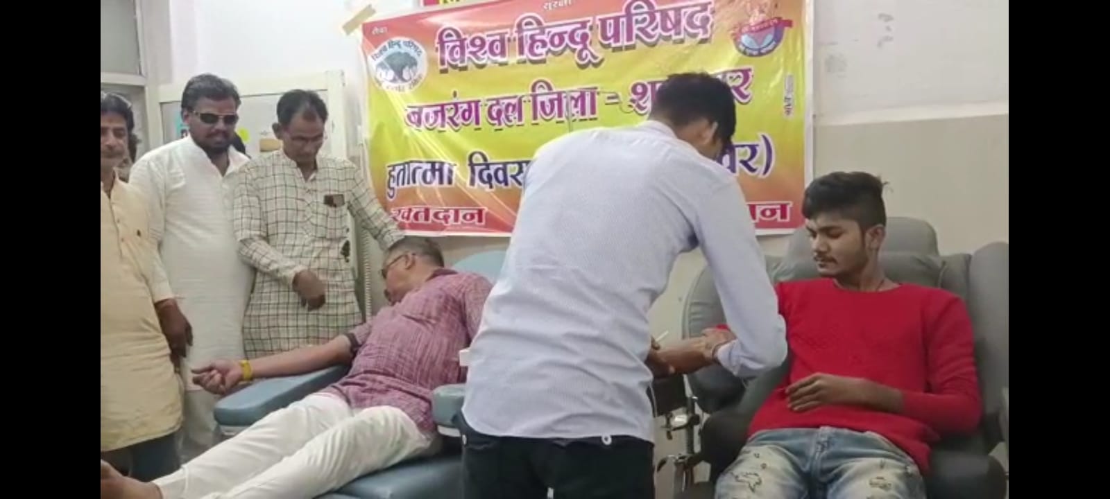 Donated blood in memory of kar sevaks
