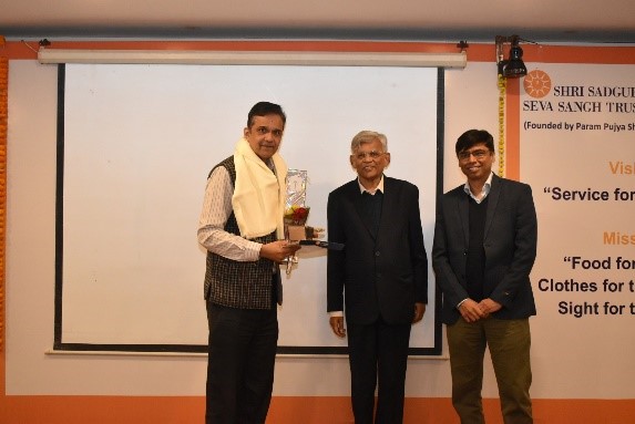 Eye specialists from India and abroad took part in the one-day Sadguru Yuviya workshop