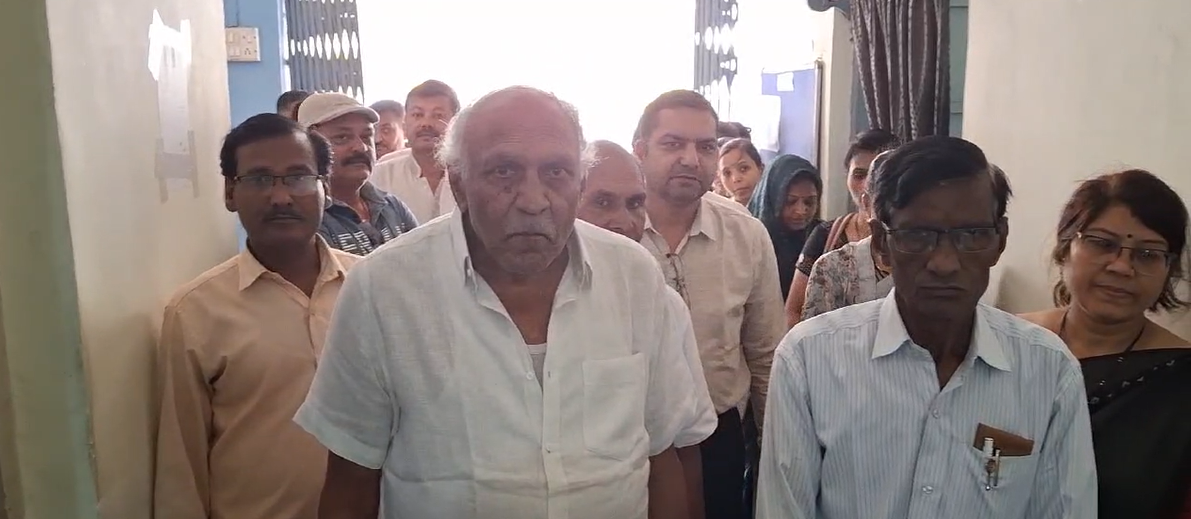 In Damoh, the roof of Shri Digambar Jain Putri Shala was vandalized and stolen