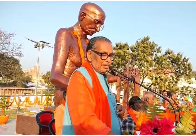 Former Agriculture Minister Radha Mohan Singh addressed the program organized at the district headquarters of Champaran