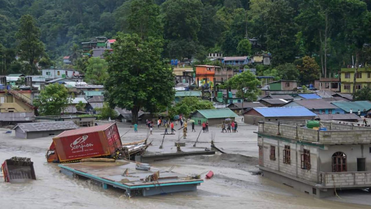 41 people lost their lives in Sikkim flood, 1200 houses wash...