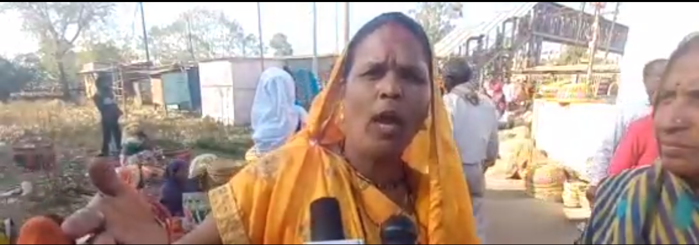 Hundreds of traders became unemployed in Shahdol's Budhar Nagar