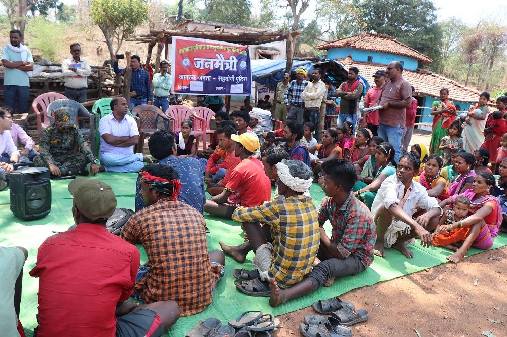 Administration reached village Harratola and Sontola in remote area to listen to the problems of Baiga villagers