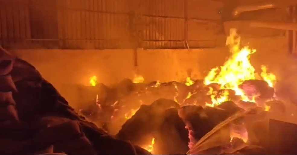 Massive fire in Mahalaxmi Rice Mill in Katni