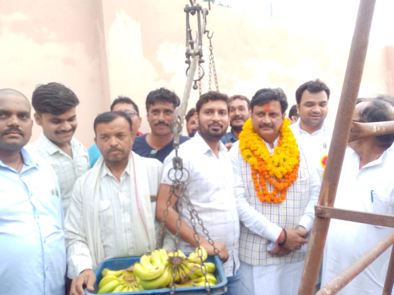 Satna MP Ganesh Singh reached Karsara of Satna