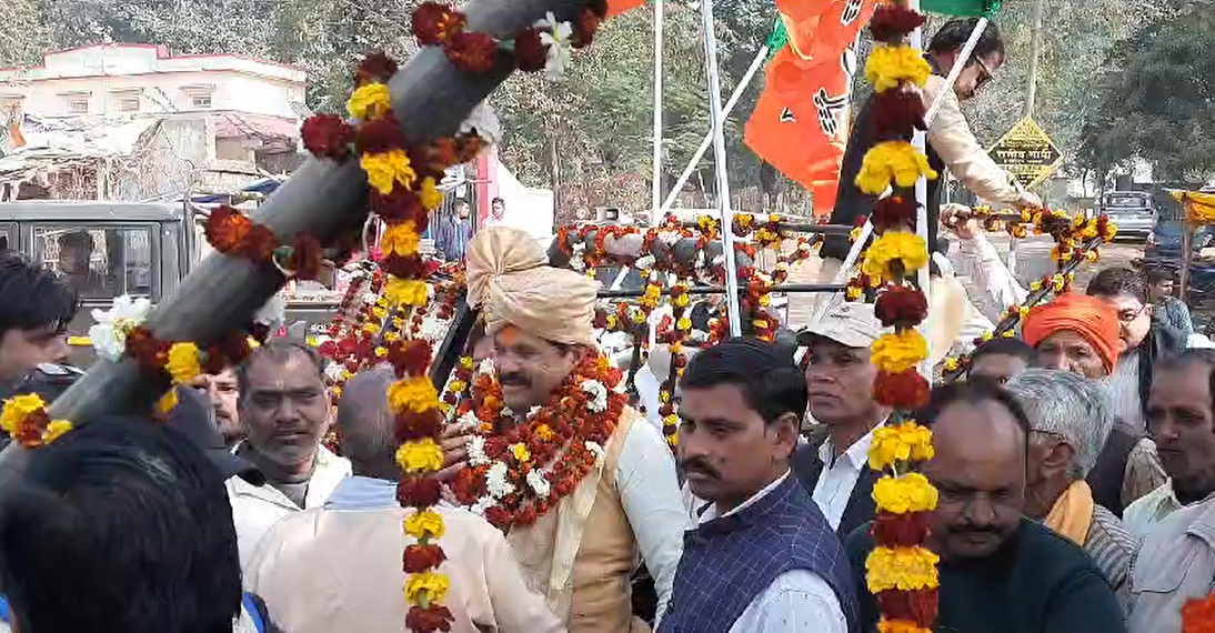 When the MLA reprimanded, the SDM kept shaking her head