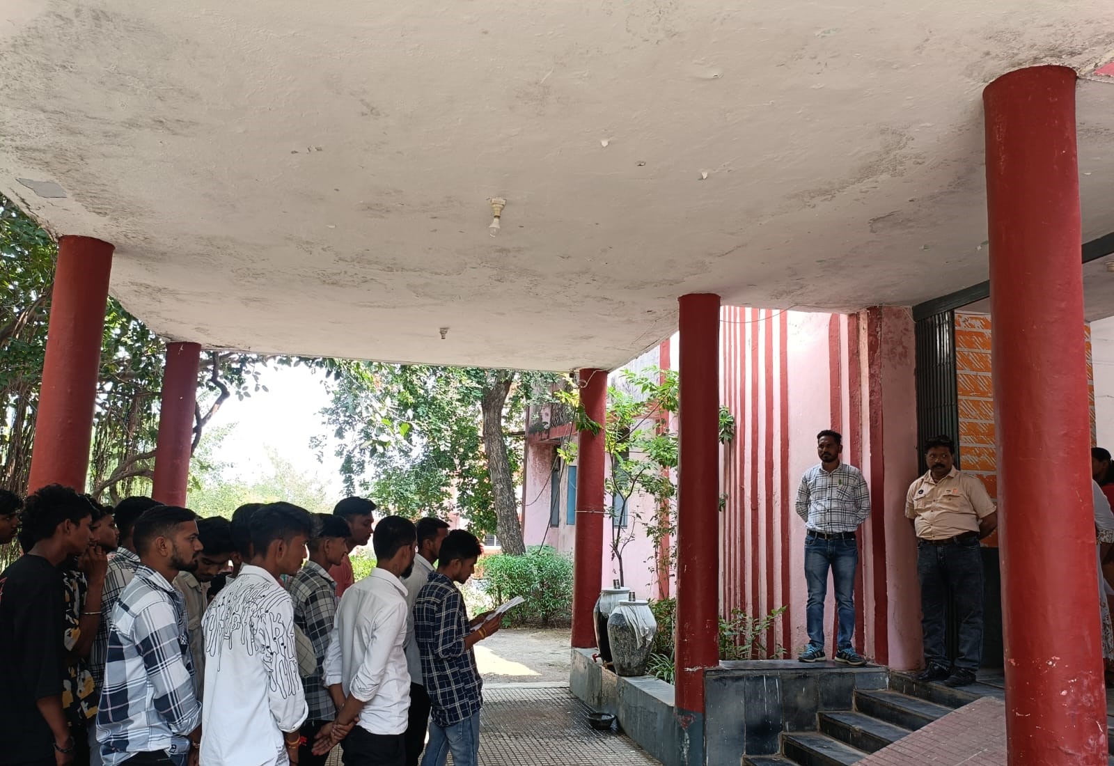 To recognize the uniformity of students in Anjad College, memorandum was submitted to the Principal for dress code and ID card