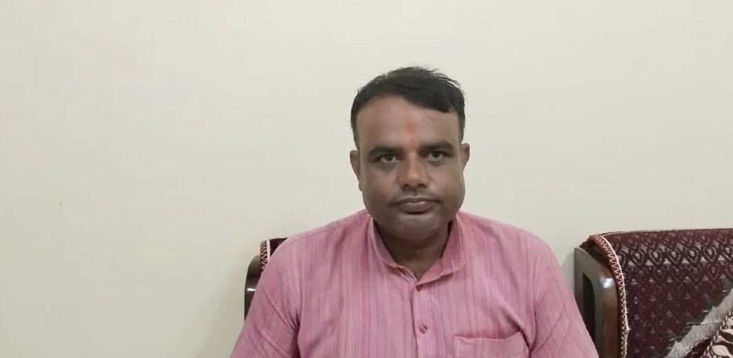 Bajrang Dal's former state convenor Vikas Tyagi strongly condemned the statement made by Congress leader Rahul Gandhi in Parliament regarding Hindus