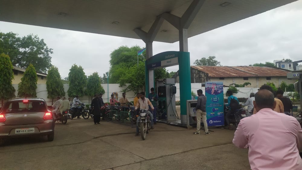 Those without helmets will not sell petrol
