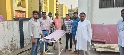 The operator was sitting outside the hotel in Patna
