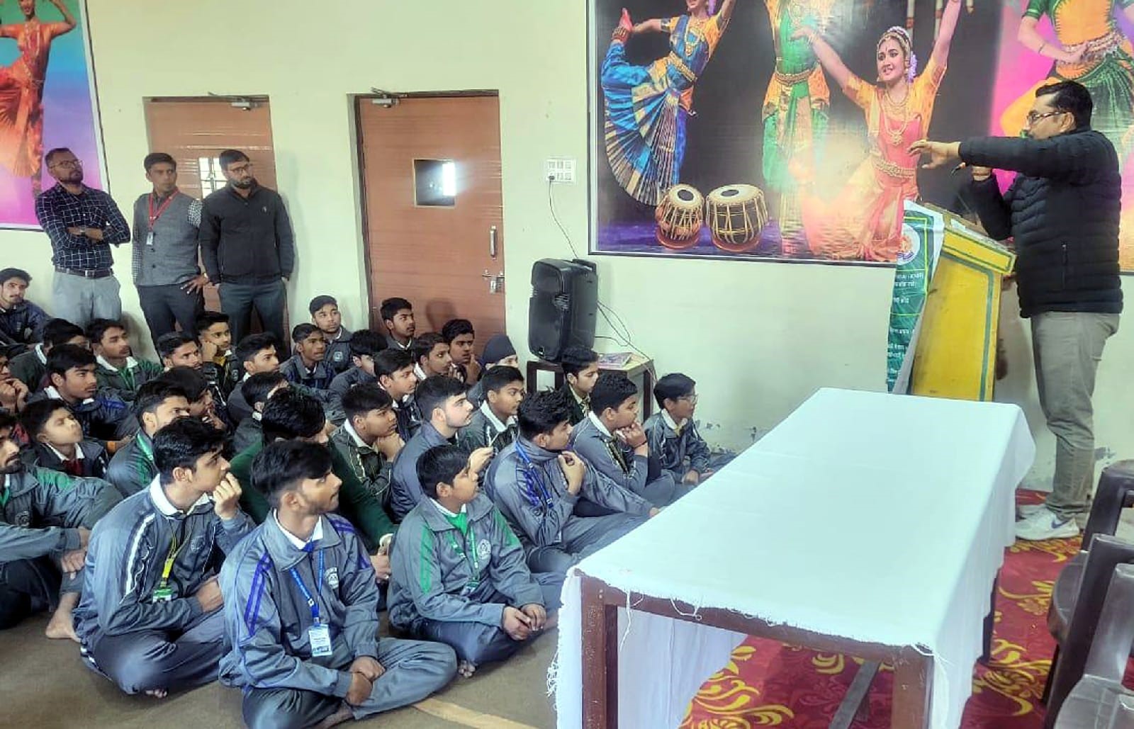Cyber ​​cell organized a program in Sarvodaya Gyan Public School