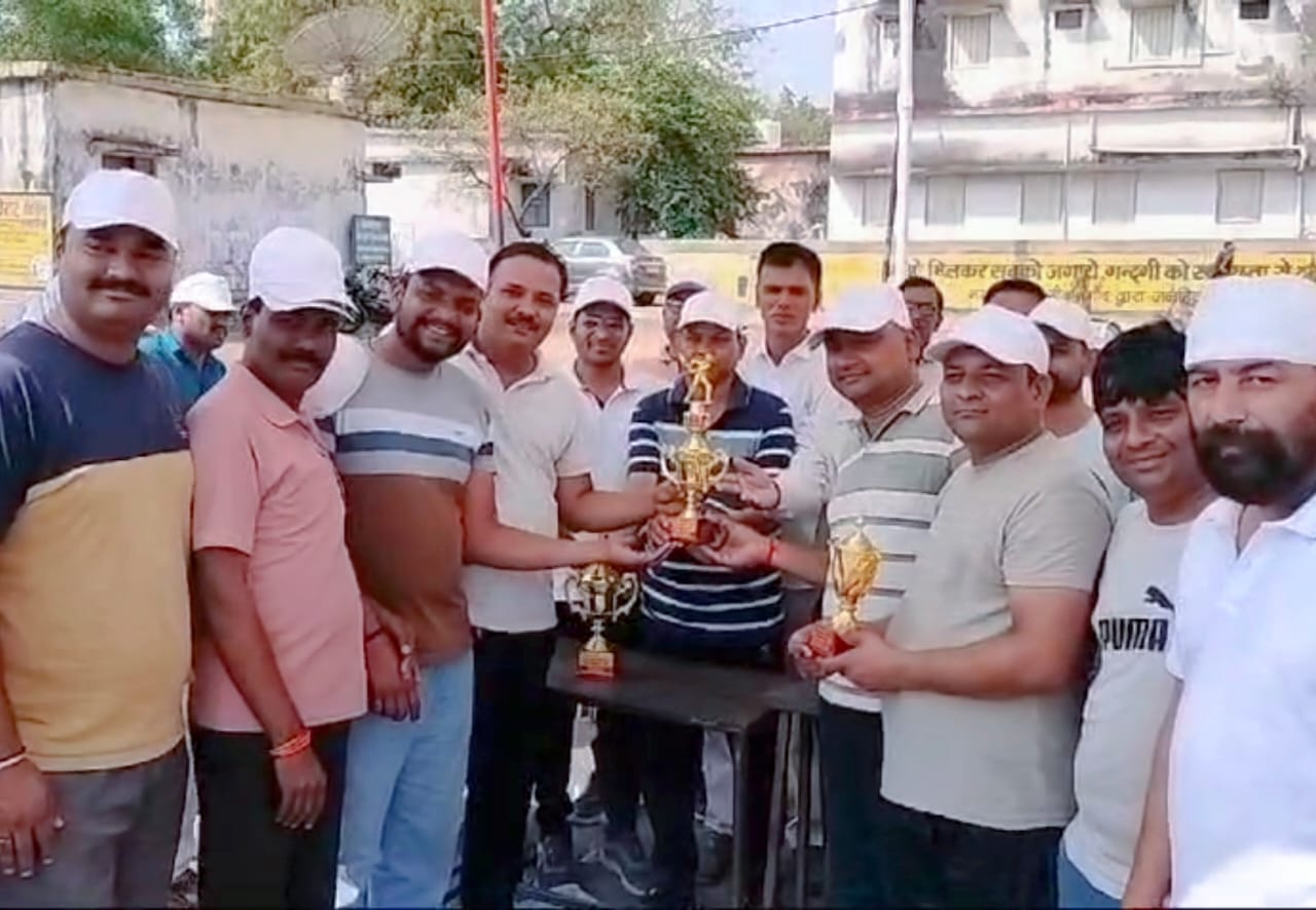 Under the sweep plan, a match was organized in the city between Administration XI and Journalist Association regarding voter awareness...!