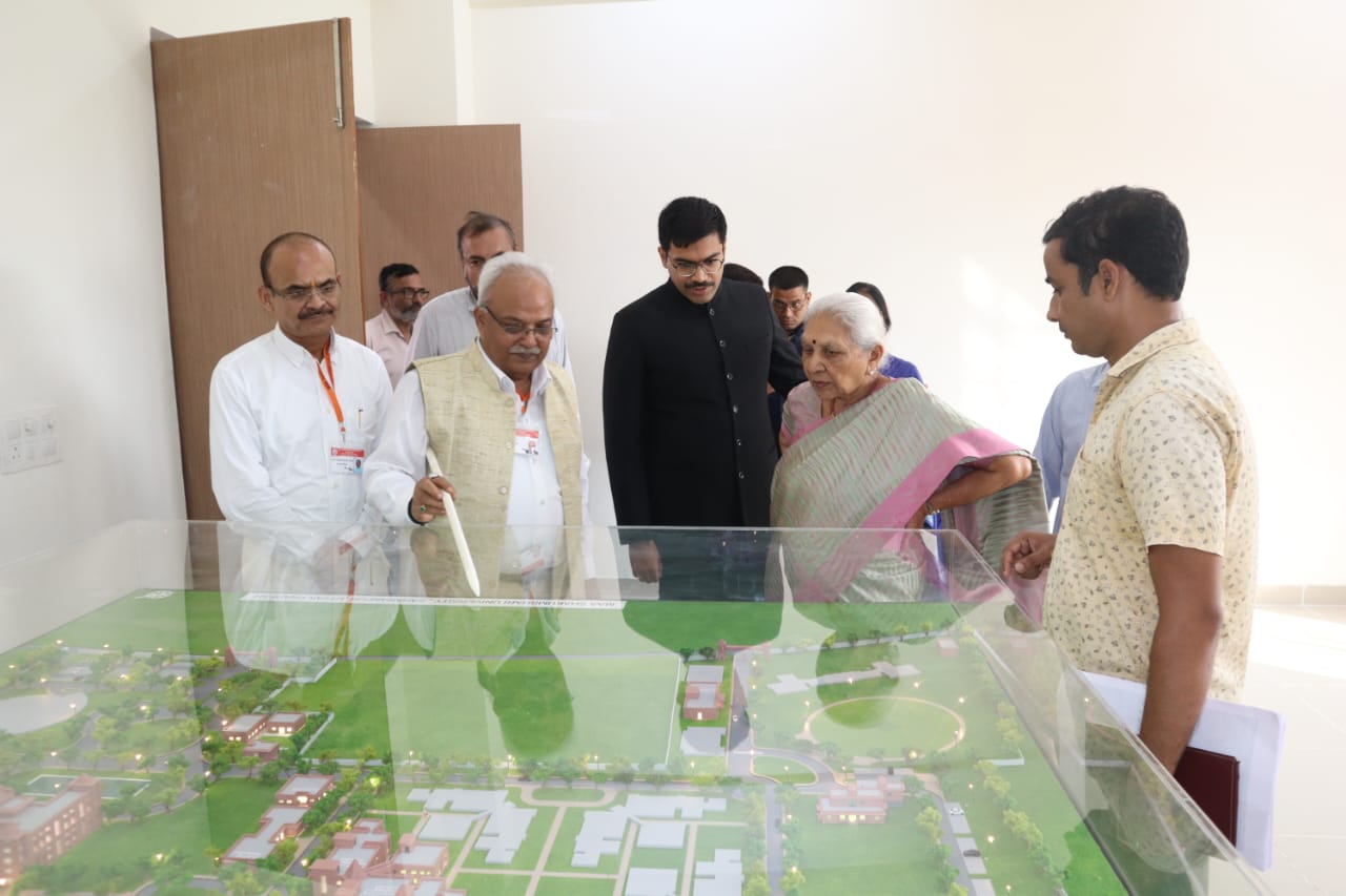 Governor Anandiben Patel inspected Maa Shakumbhari University
