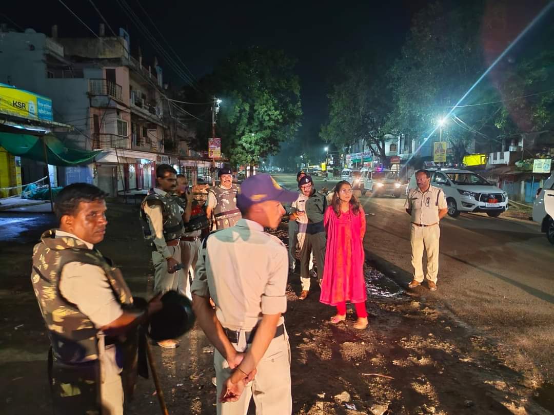 Police force present on the spot regarding the incident in Maksi