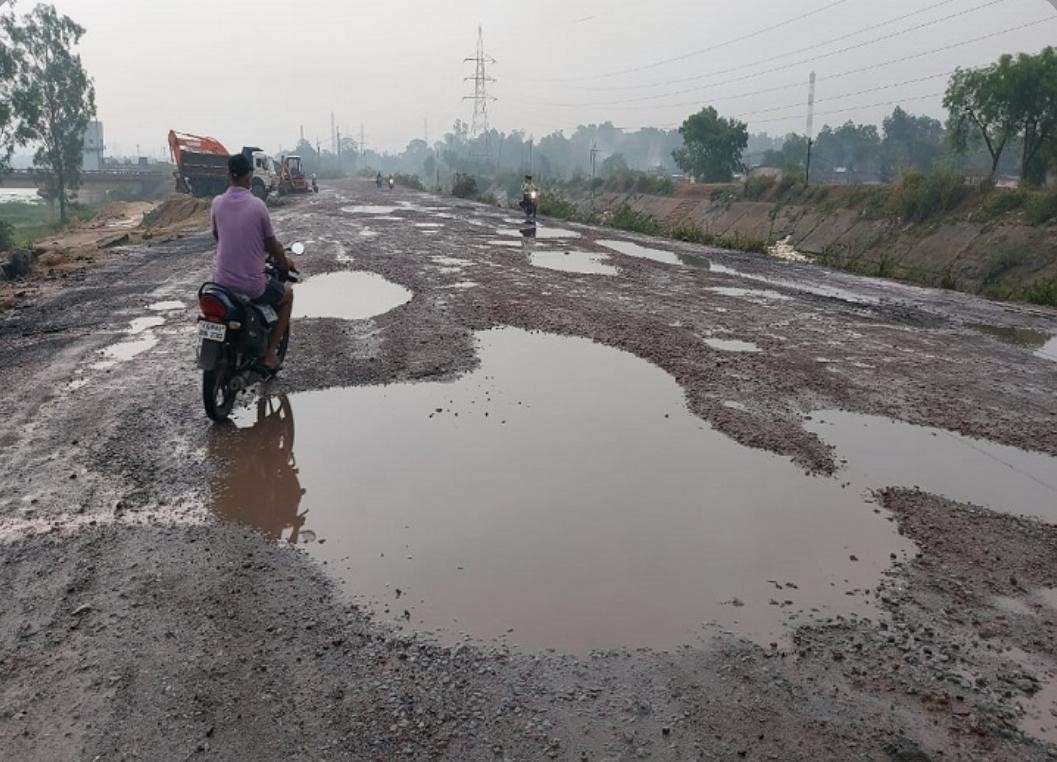 High Court strict on potholes on roads