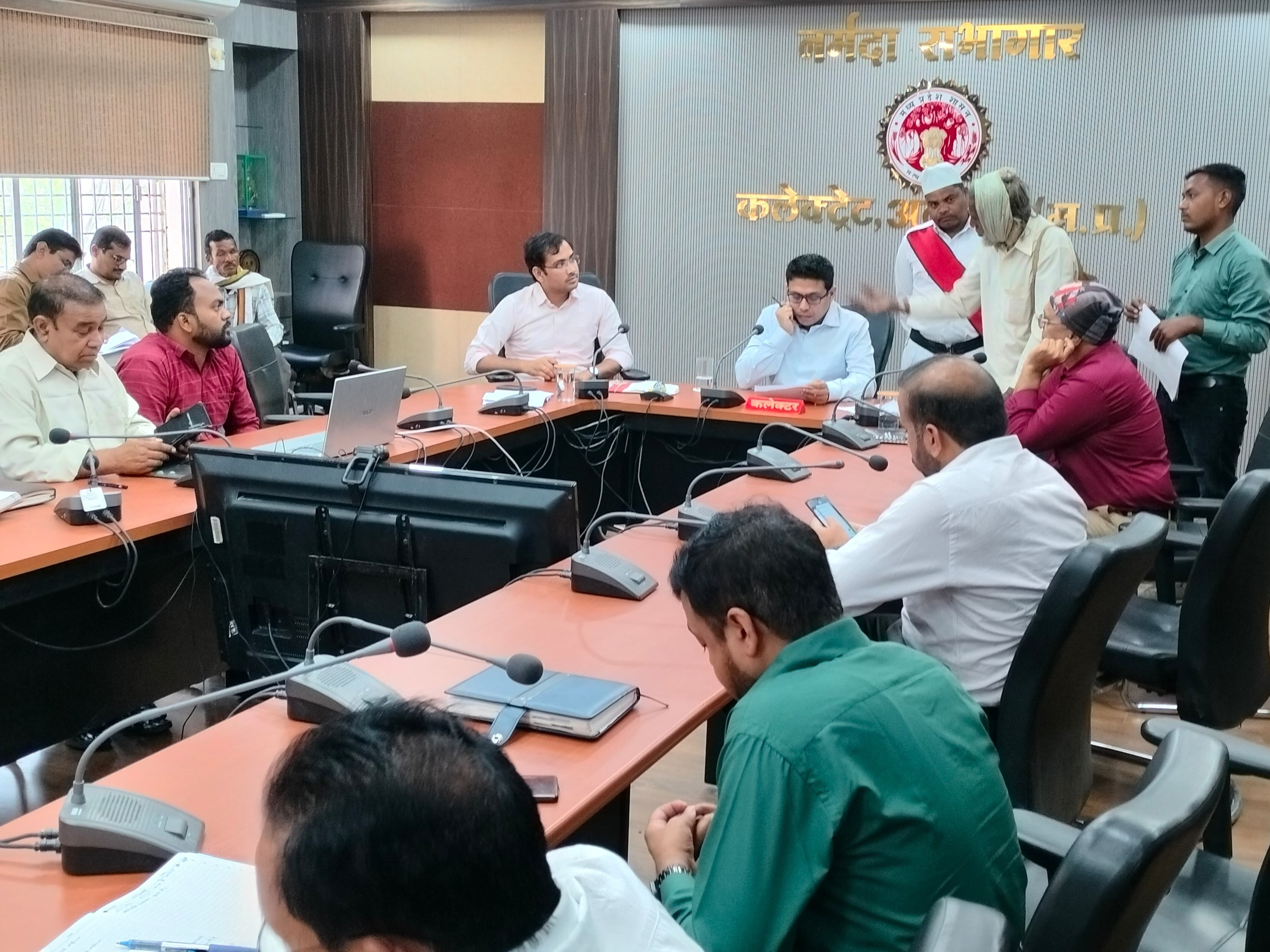 Officers should resolve the applications received in the camps and public hearings being organized in the district on priority basis - Collector