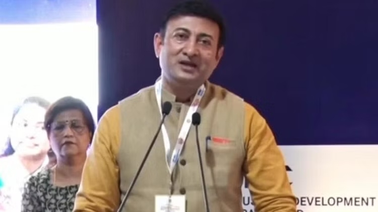 The name of Rajvardhan Singh Dattigaon MLA Rajvardhan Singh, who has been contesting elections continuously since 1998 and has been a 4-time MLA, was announced by BJP