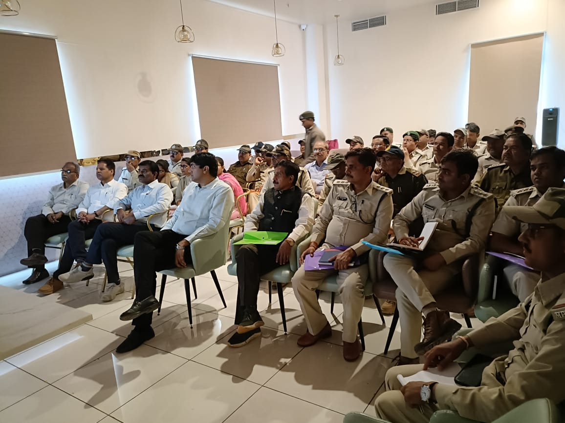 Acts and sections explained to forest workers in the workshop