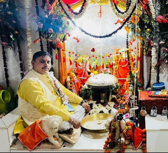 On the first Navratri, there was a huge crowd of devotees at Deoband's Maa Bala Sundari Shaktipeeth