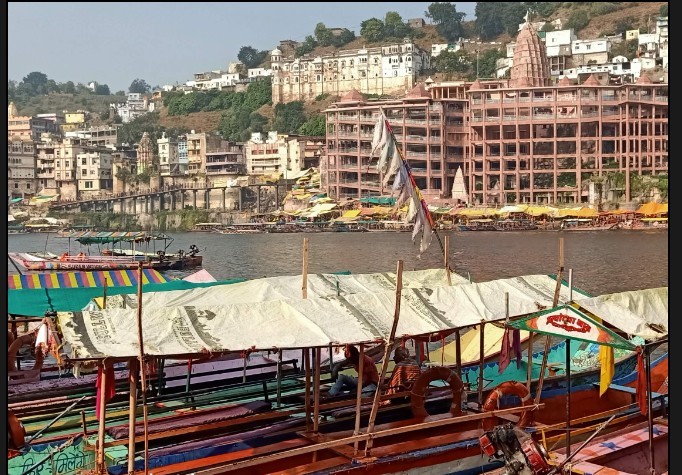 The faith of lakhs of devotees is being tampered with due to VIP darshan