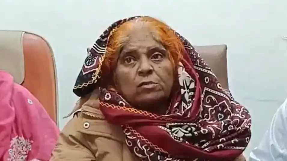 Hamida Bano returns to her homeland: She was stuck in Pakistan for 22 years...