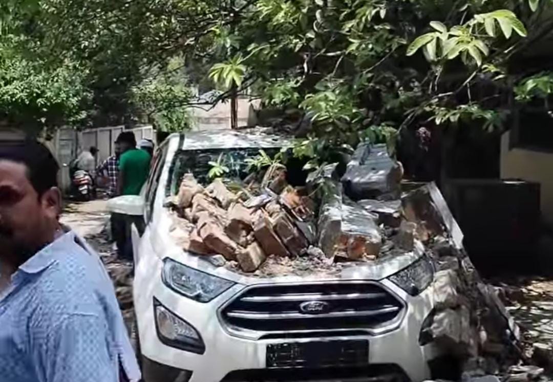Unfortunate incident averted: Wall of corruption collapsed