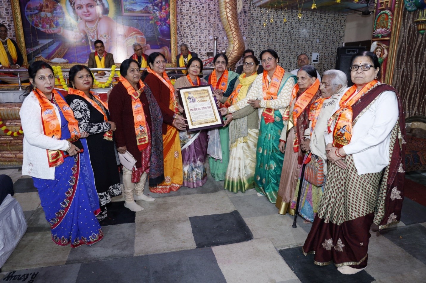 39th Nar Narayan Seva Yagna ceremony was organized in Shri Geeta Bhawan, the needy were honored by giving tricycles