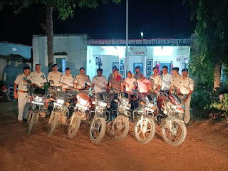 Jaithari police's big action, police raid on gambling den