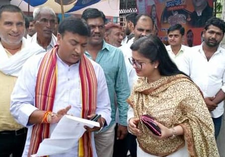 How will Tikamgarh Palera Tehsildar, who has been in office for years, conduct fair elections?