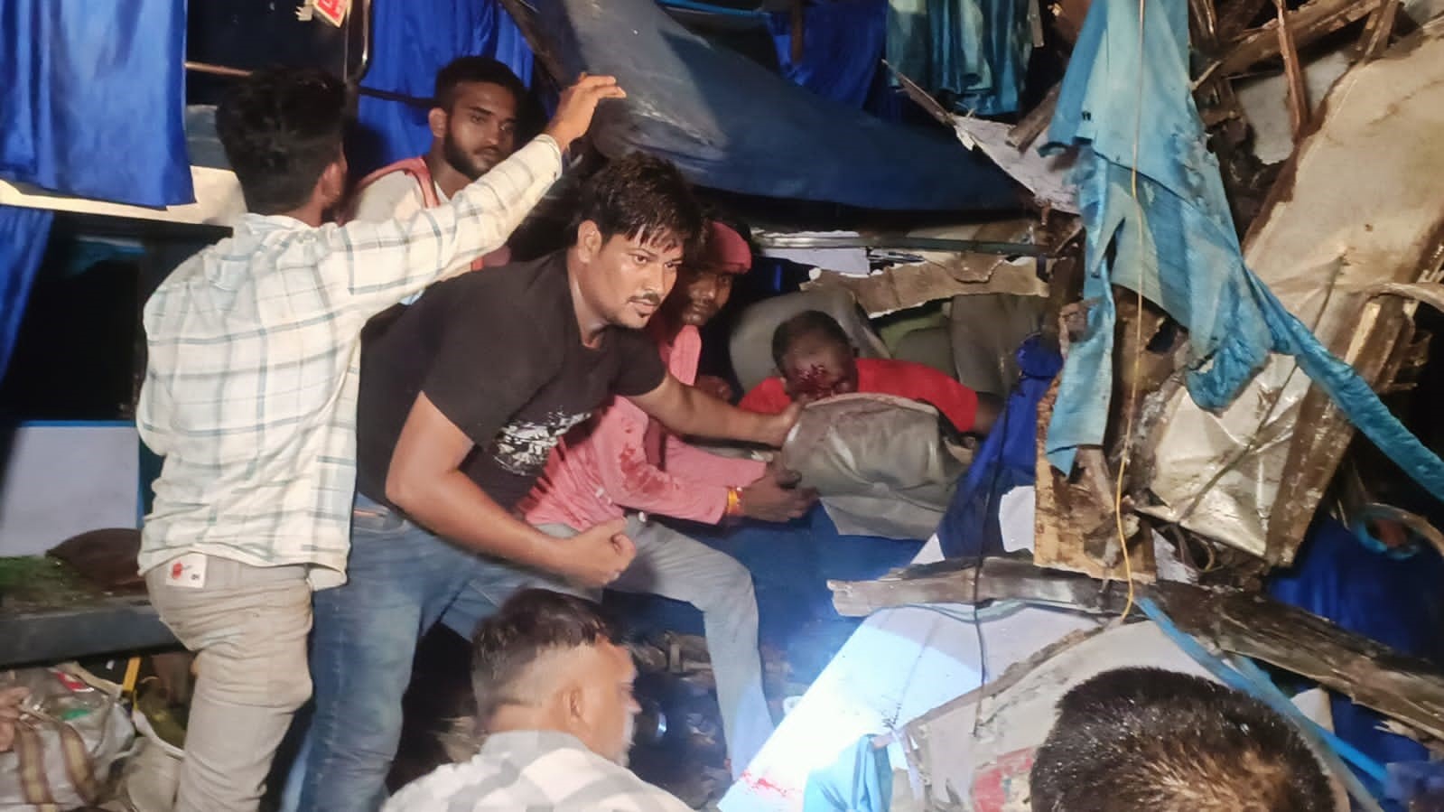 9 people died in a bus accident in Maihar