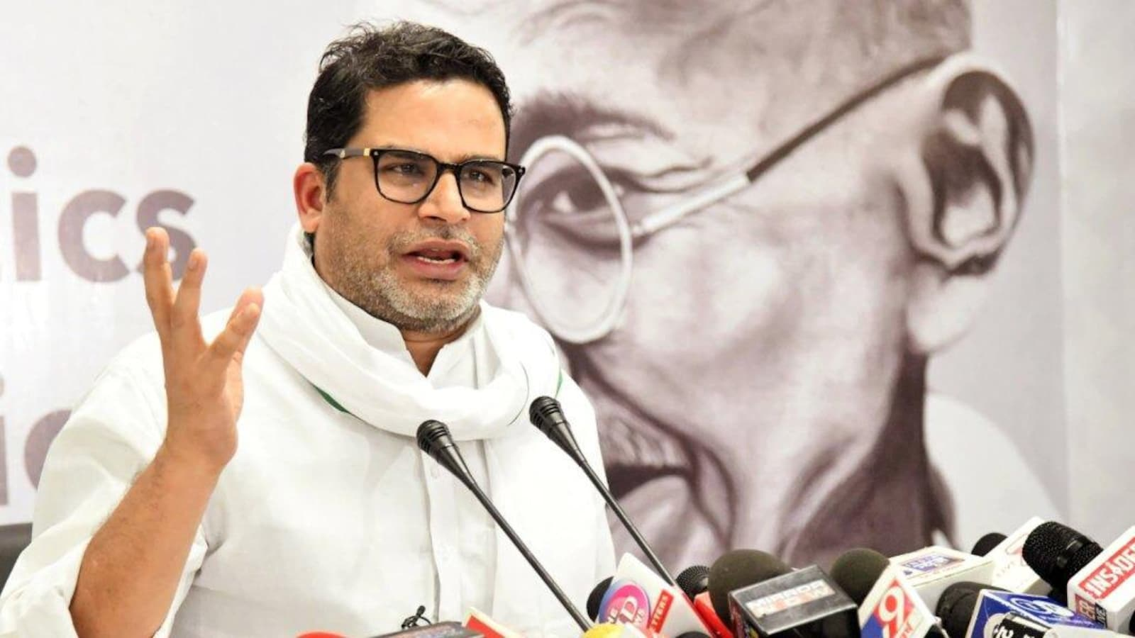 ‘Nitish is not doing a favor by giving 400 in such inflation’