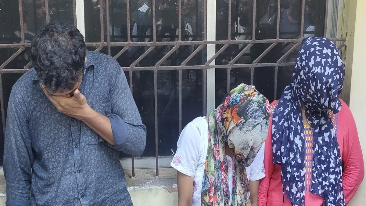 Pharmacist went mad in love with 2 girlfriends