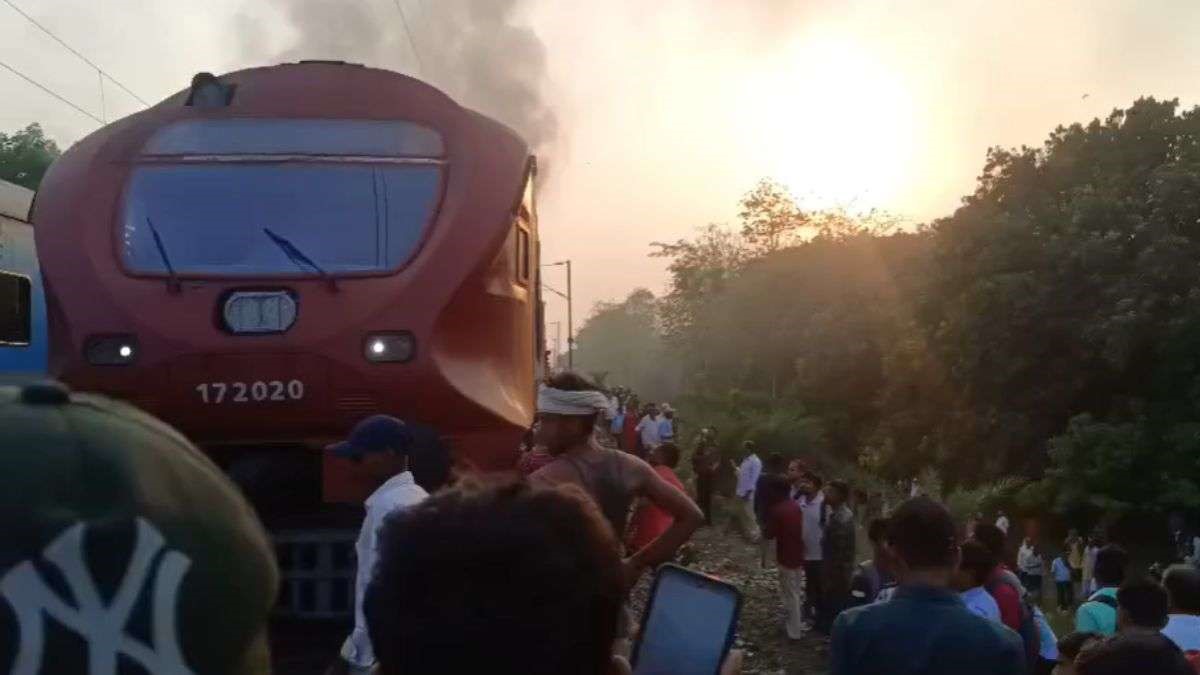 Train caught fire in Begusarai