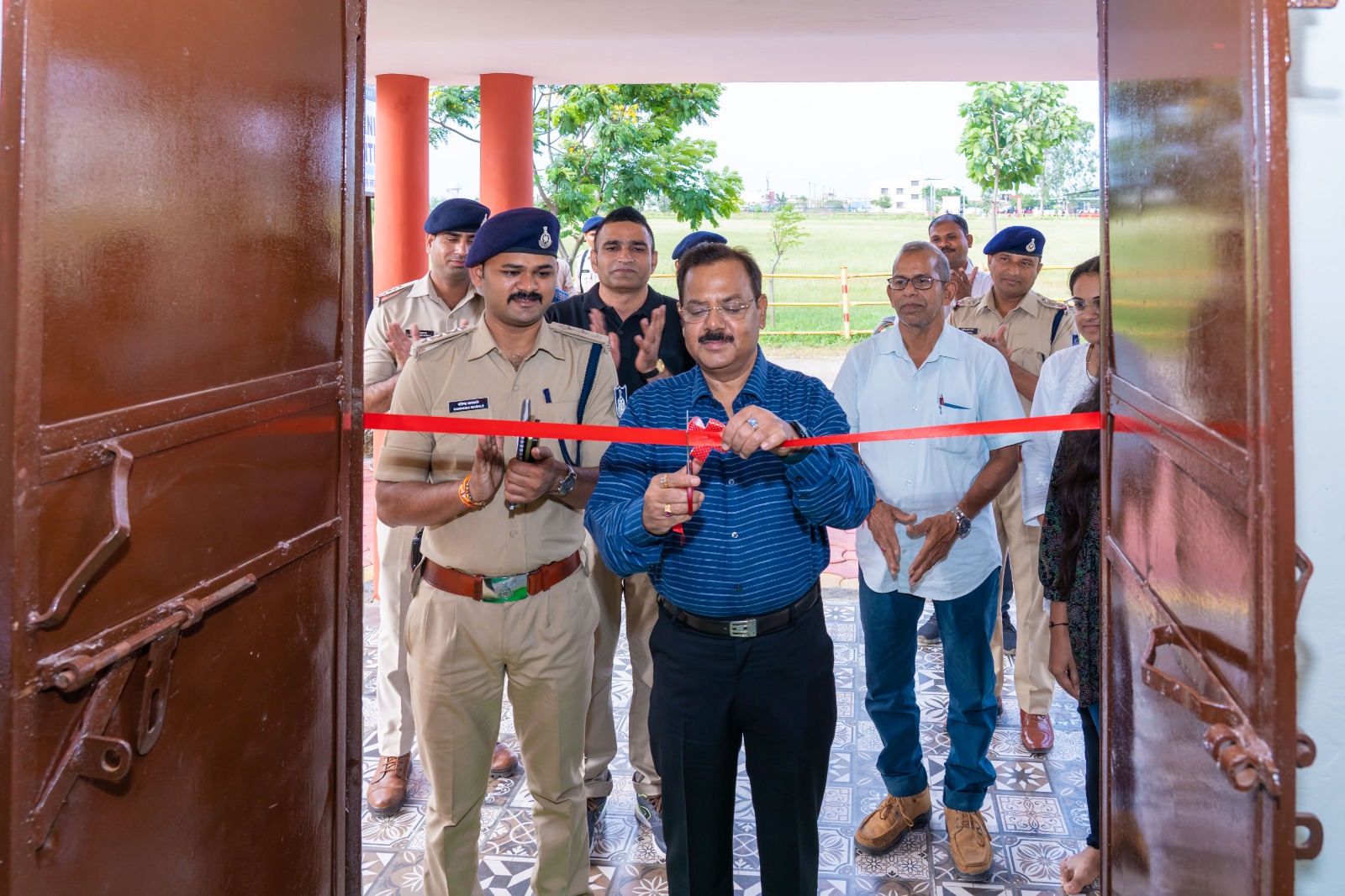 "LEARNING CENTRE" was inaugurated in Dhar for the study of boys and girls of police officers/employees