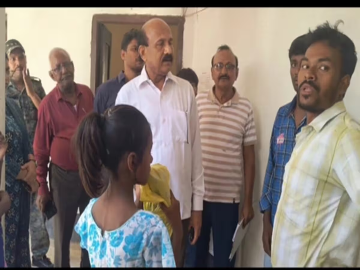 Data operator was taking bribe to make birth certificate