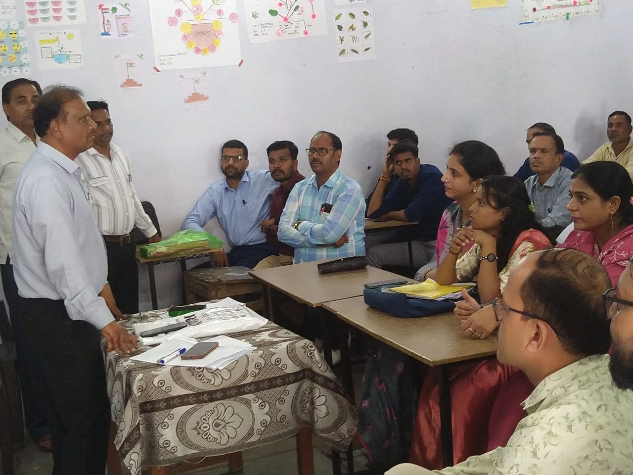 Review meeting of pending enrollment and mapping work of education session 2024-25 concluded in Shajapur
