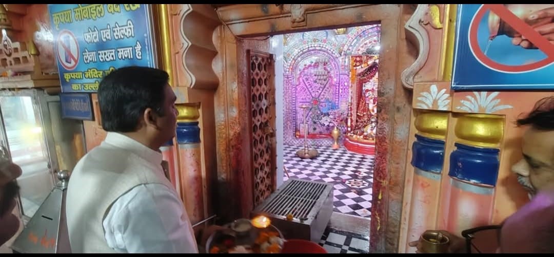 Do not go to the sanctum sanctorum if there is a large crowd in Bandakpur Jageshwarnath temple