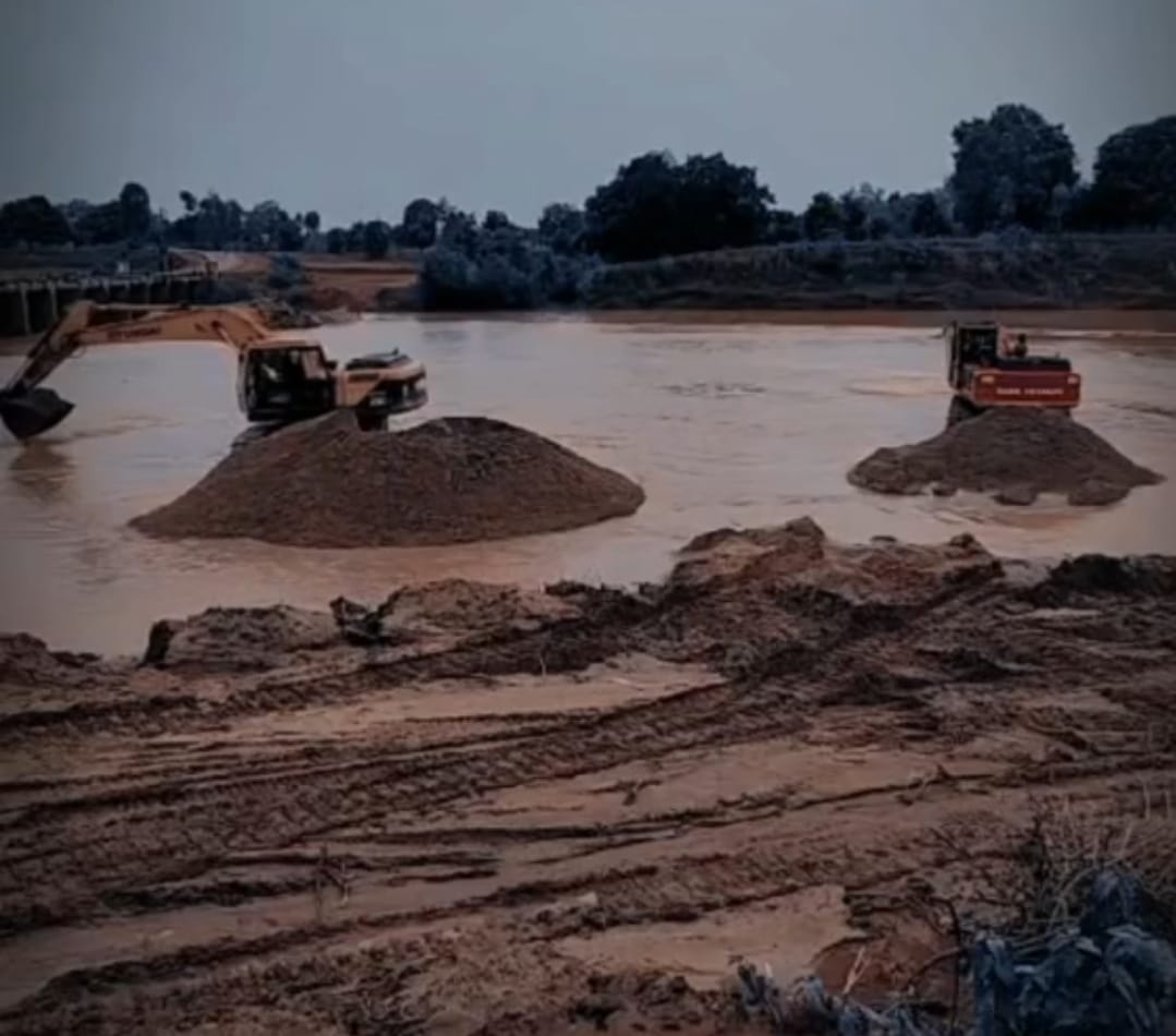 Scam: Death in sand mine of M/s Sahakar Global....