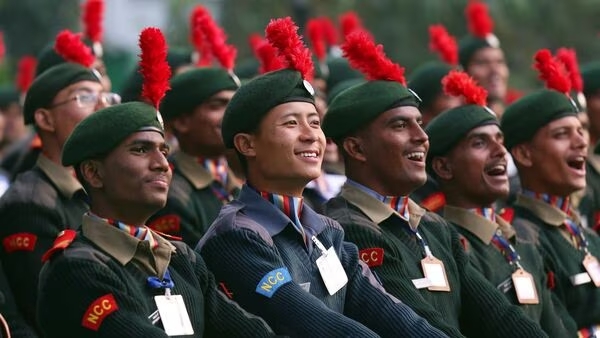 13 thousand special guests were invited for the parade