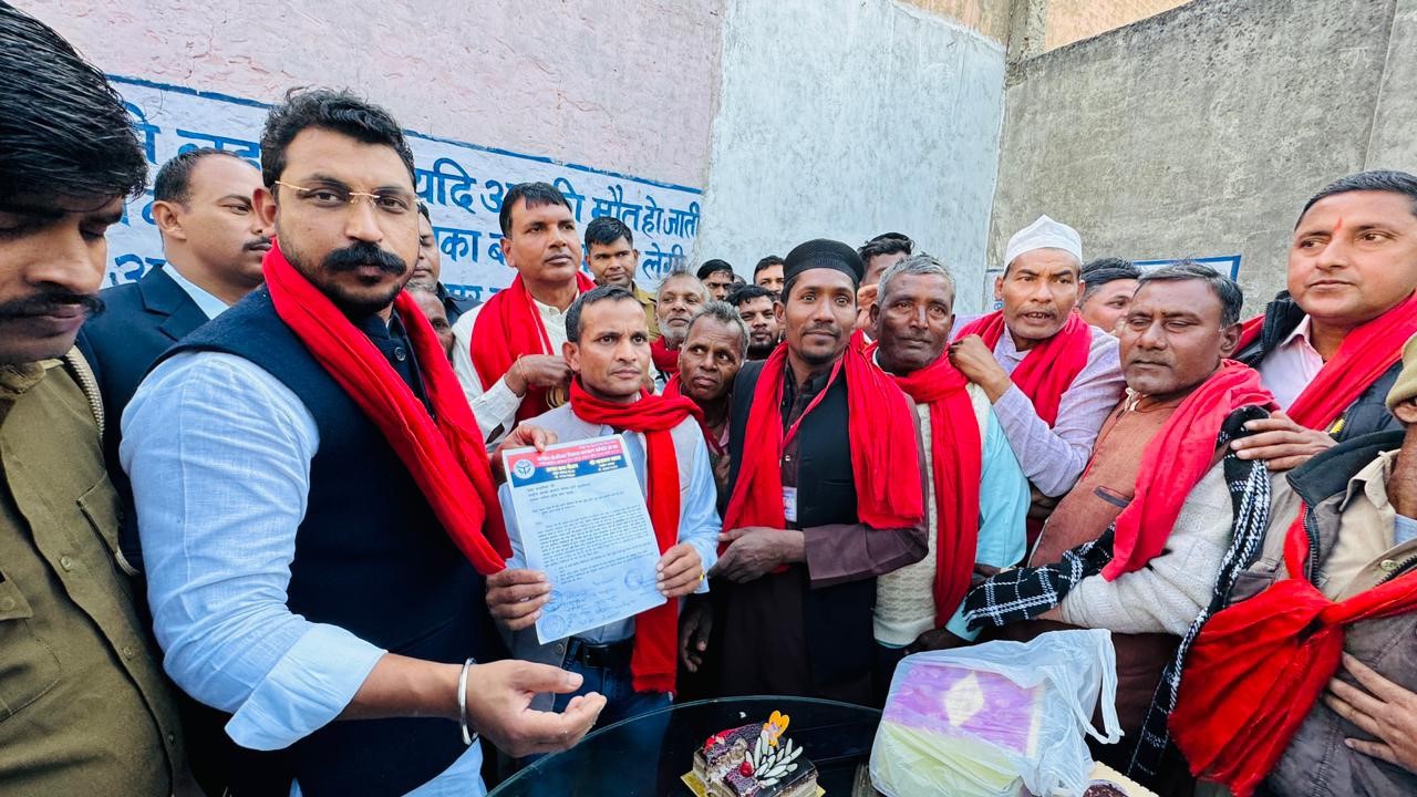 Rural Chowkidar Vikas Kalyan Samiti UP: submitted memorandum to MP Chandrashekhar