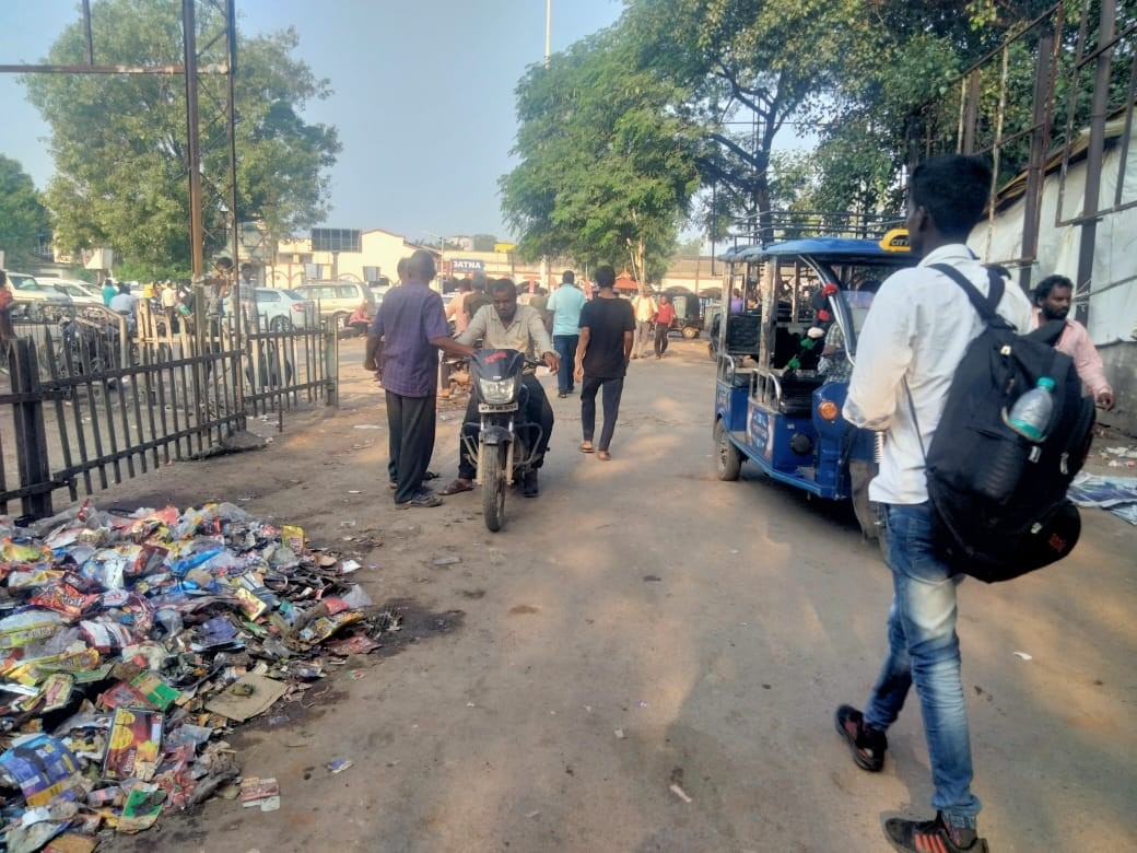 A superficial cleanliness drive is going on in Satna Railway