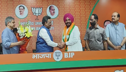 Resigns from Congress and then immediately joins BJP
