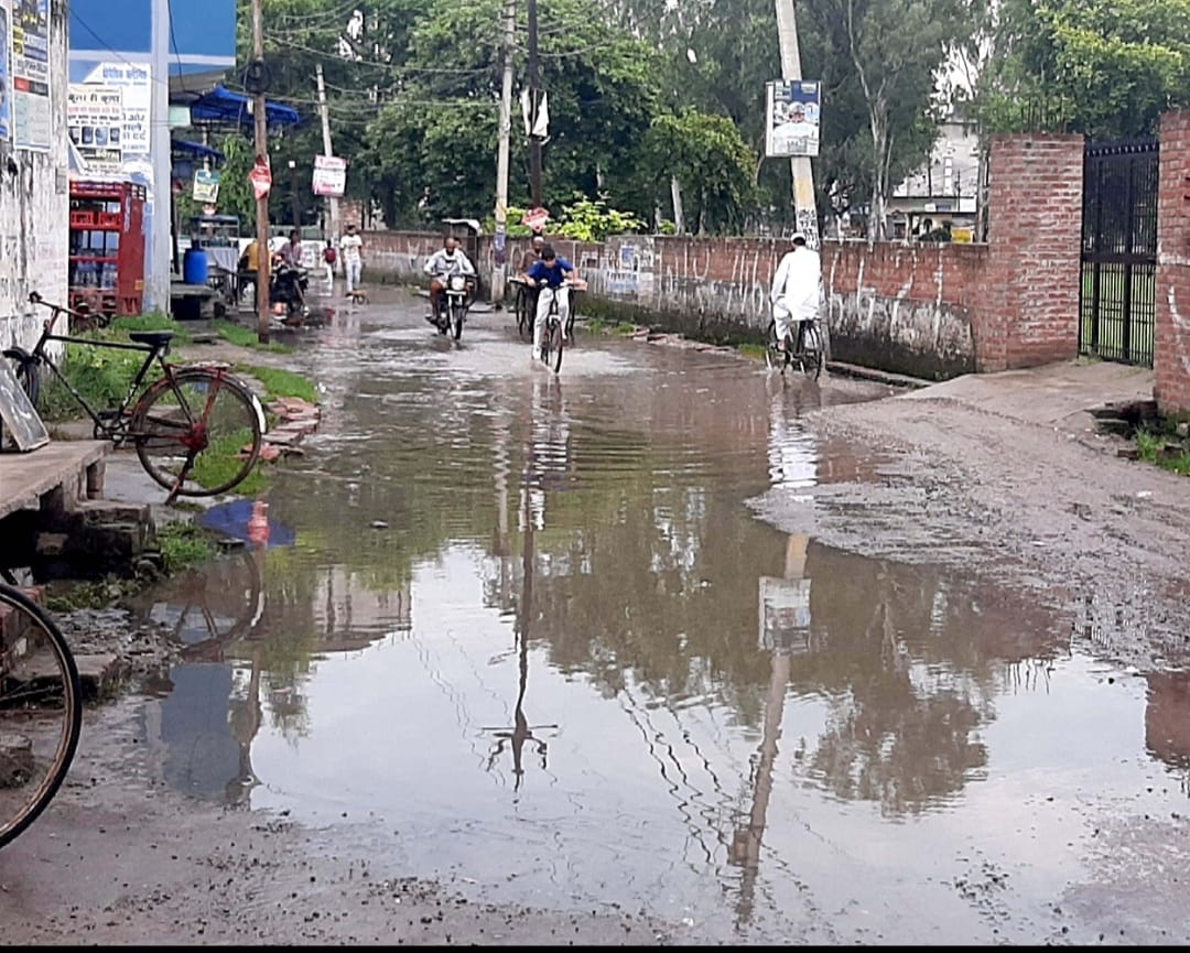 The condition of Idgah Marg is dilapidated, deep pits have formed on the road