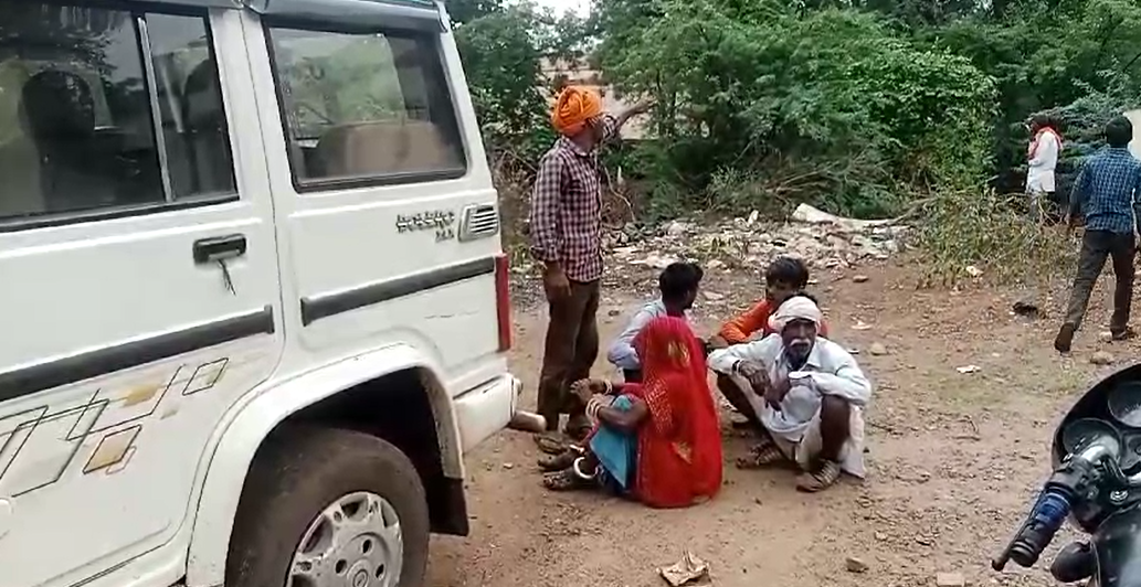 Youth fell down from tractor