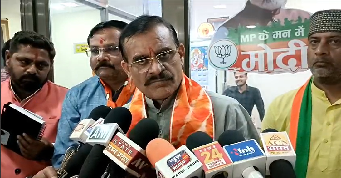 BJP state president VD Sharma held a confidential meeting at the BJP office on the workers' decision to rebel