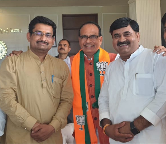 BJP district president of Shajapur Ashok Nayak reached Chief Minister's residence
