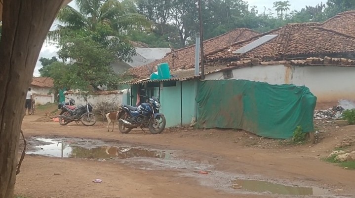 Ashok Kadam running an 'illegal bar' in Manegaon, morale boosted by the silence of responsible departments