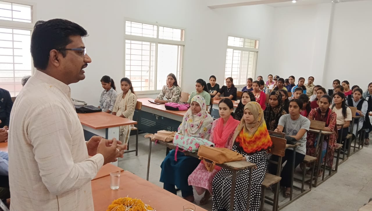 Three-day initiation program started in Shajapur's B.K. S. N. Government College
