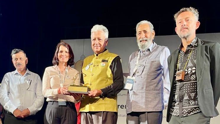 Saint Vivekanand Public School, Bhind gets the prestigious "Progressive Reading School Award"