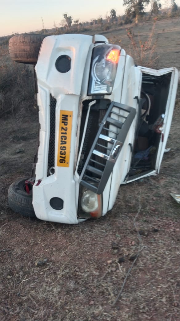 Brother-in-law and sister-in-law walking on foot in Tendukheda, Damoh, died due to collision with Bolero